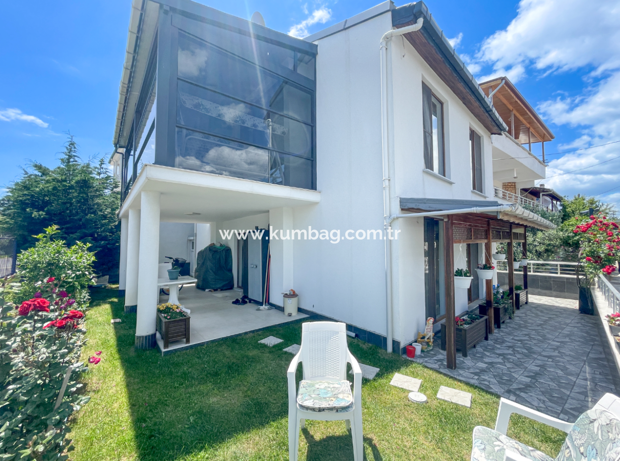 Kumbağ Denize Sıfır Lüks Krediye Uygun Satılık 3+1 Bahçeli Villa