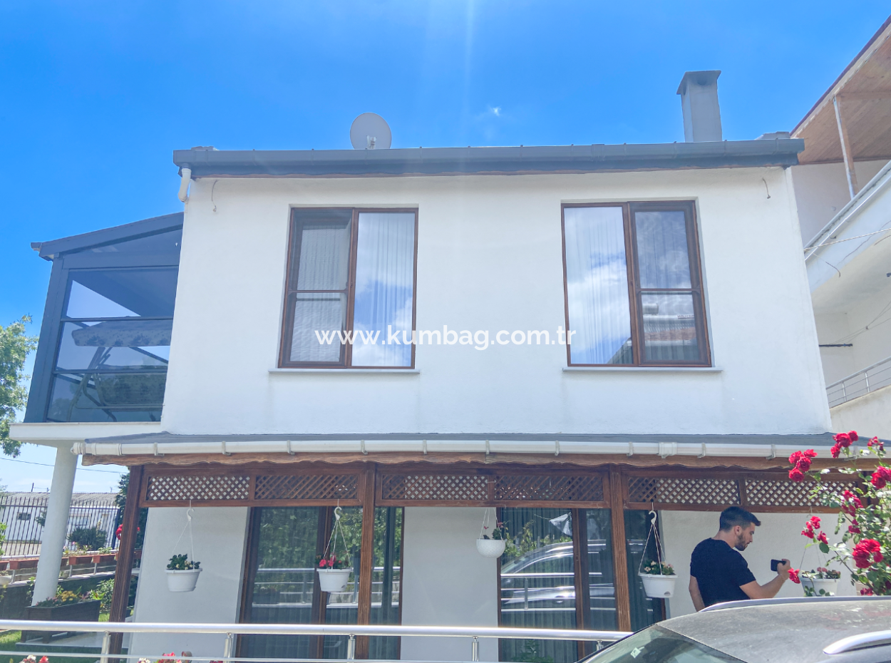 Kumbağ'da Denize Sıfır Ultra Lüks Satılık 3+1 Bahçeli Villa