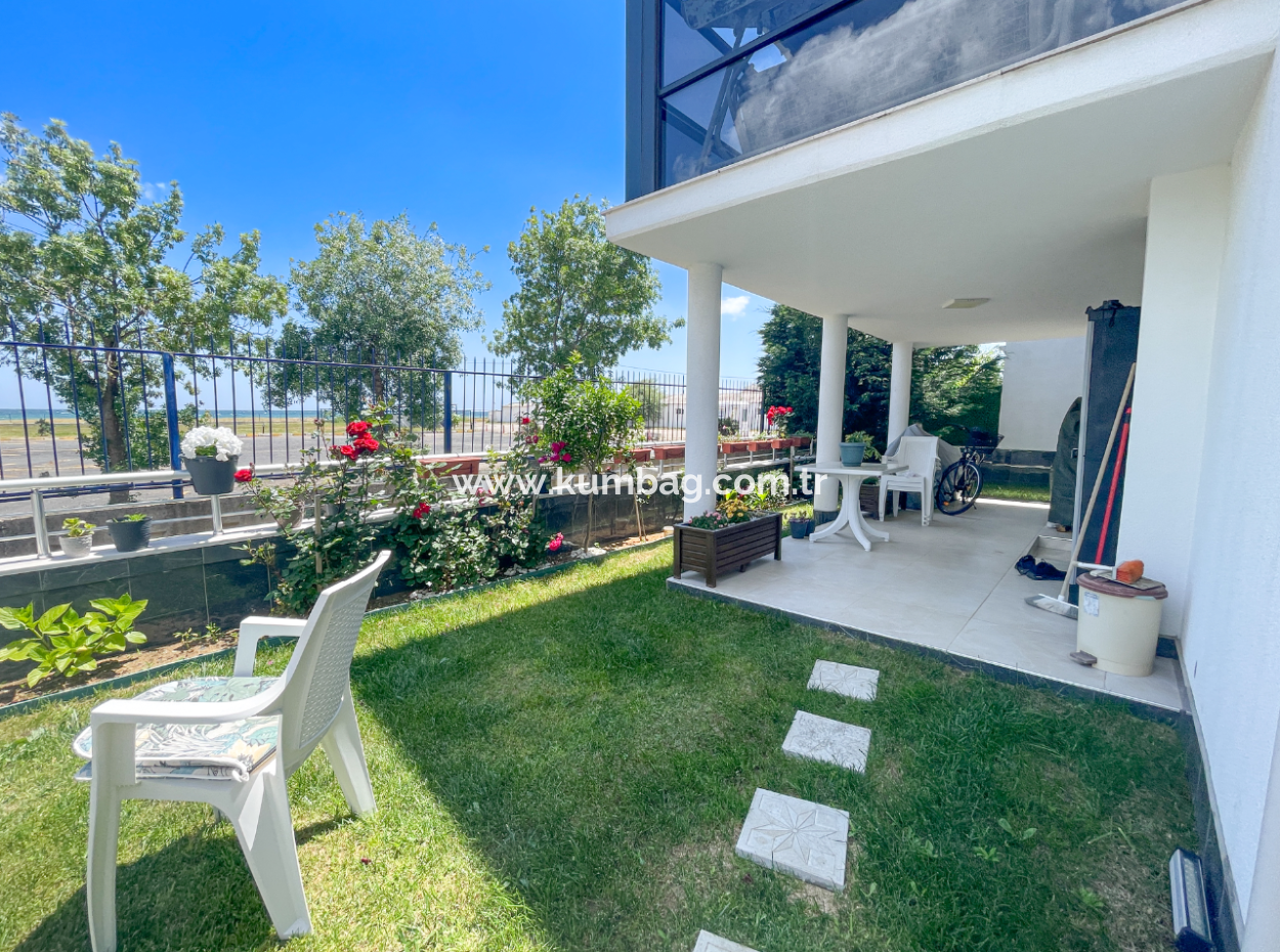 Kumbağ Denize Sıfır Lüks Krediye Uygun Satılık 3+1 Bahçeli Villa