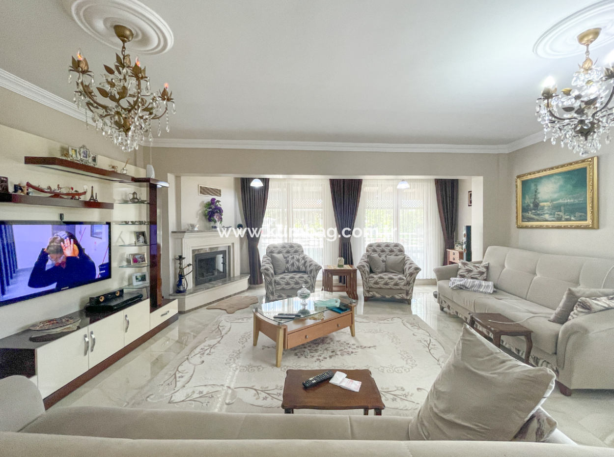Kumbağ Denize Sıfır Lüks Krediye Uygun Satılık 3+1 Bahçeli Villa
