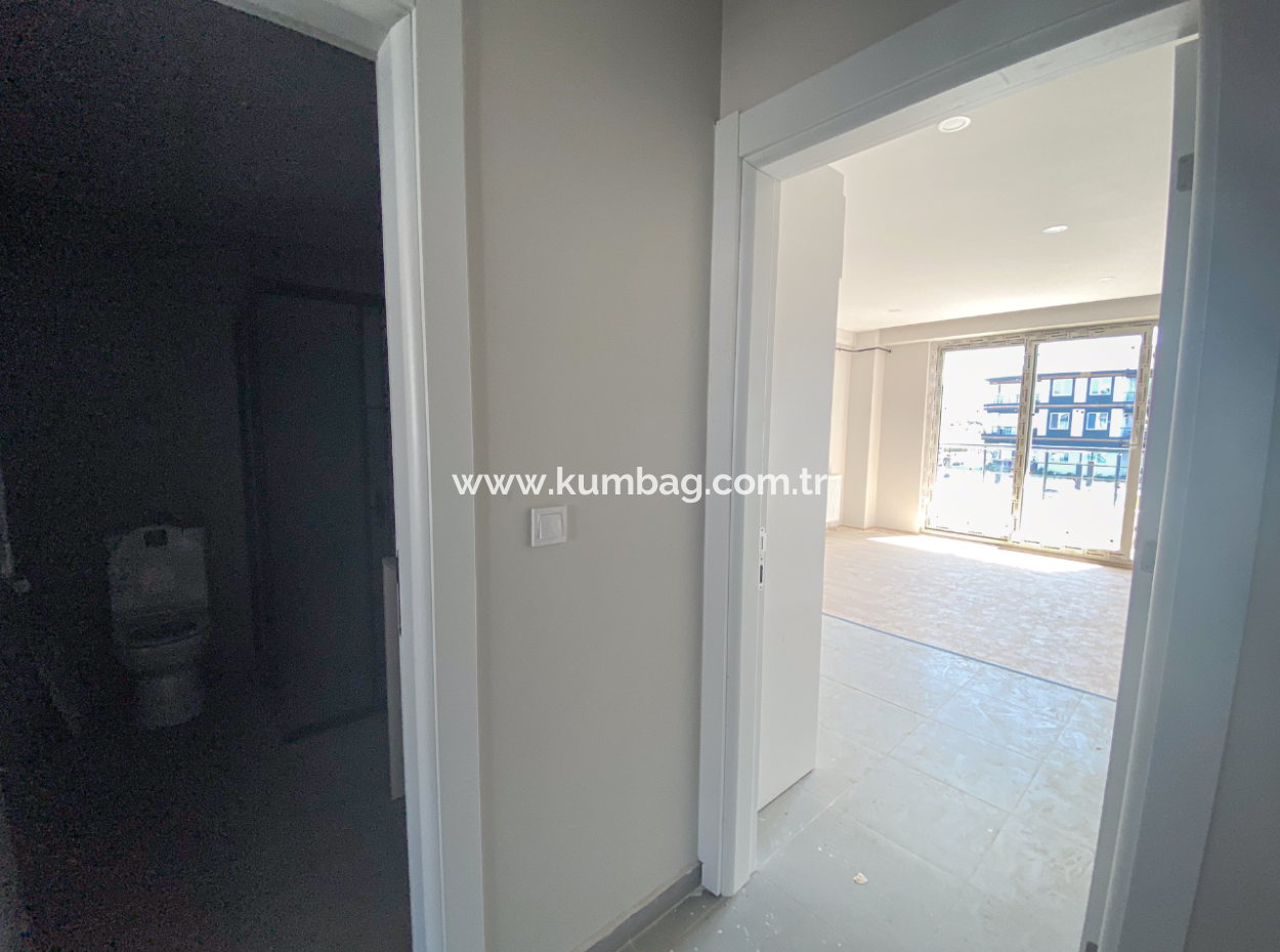 Kumbağ Havuzlu Sitede Denize Yakın Satılık Lüks 2+1 Daireler