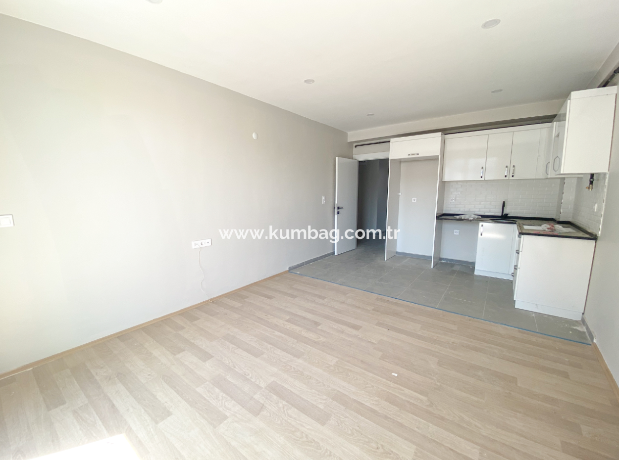 Kumbağ Havuzlu Sitede Denize Yakın Satılık Lüks 2+1 Daireler