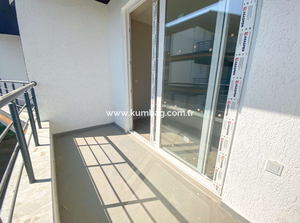 Kumbağ Havuzlu Sitede Denize Yakın Satılık Lüks 2+1 Daireler