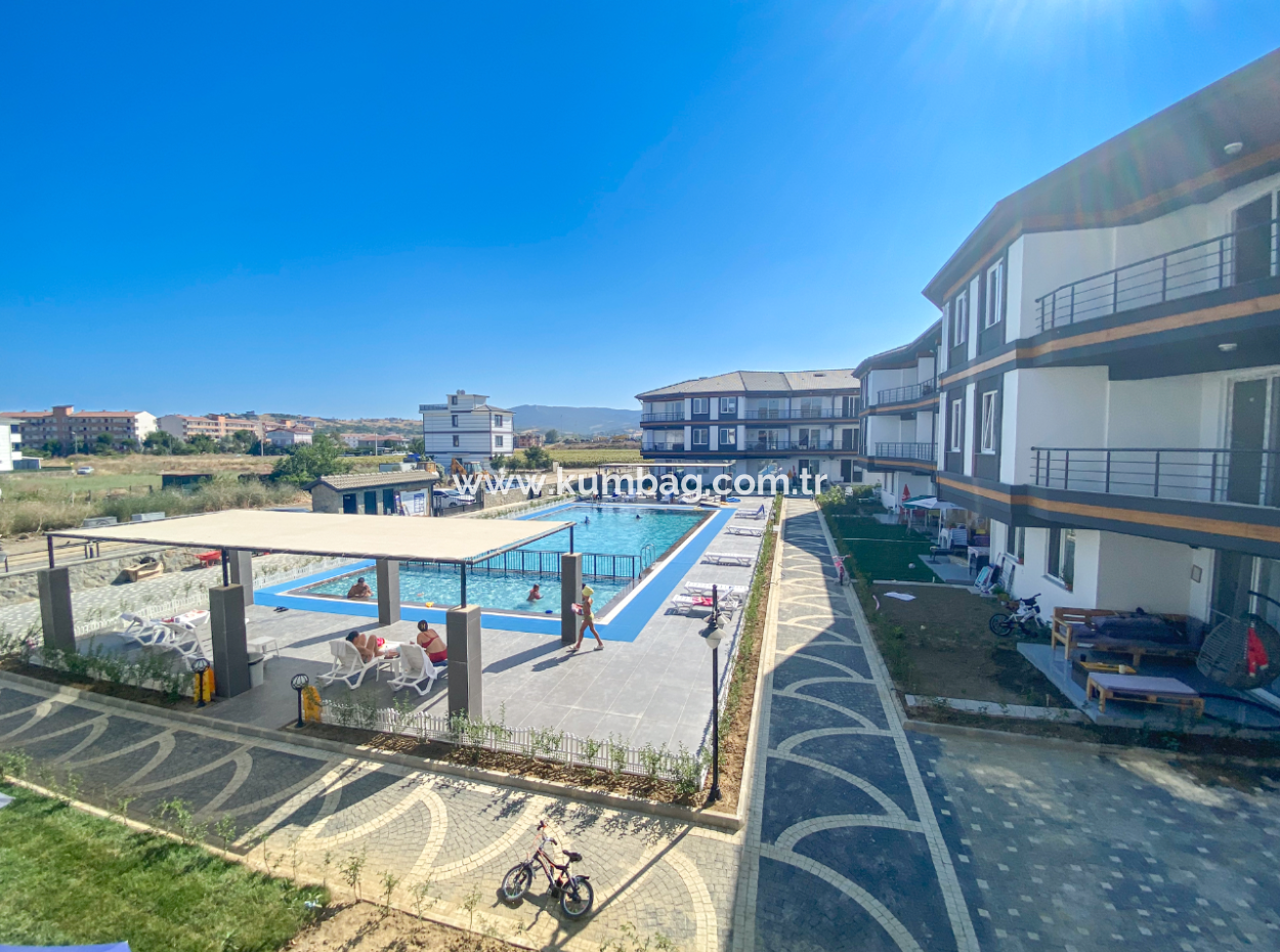 Kumbağ Havuzlu Sitede Denize Yakın Satılık Lüks 2+1 Daireler