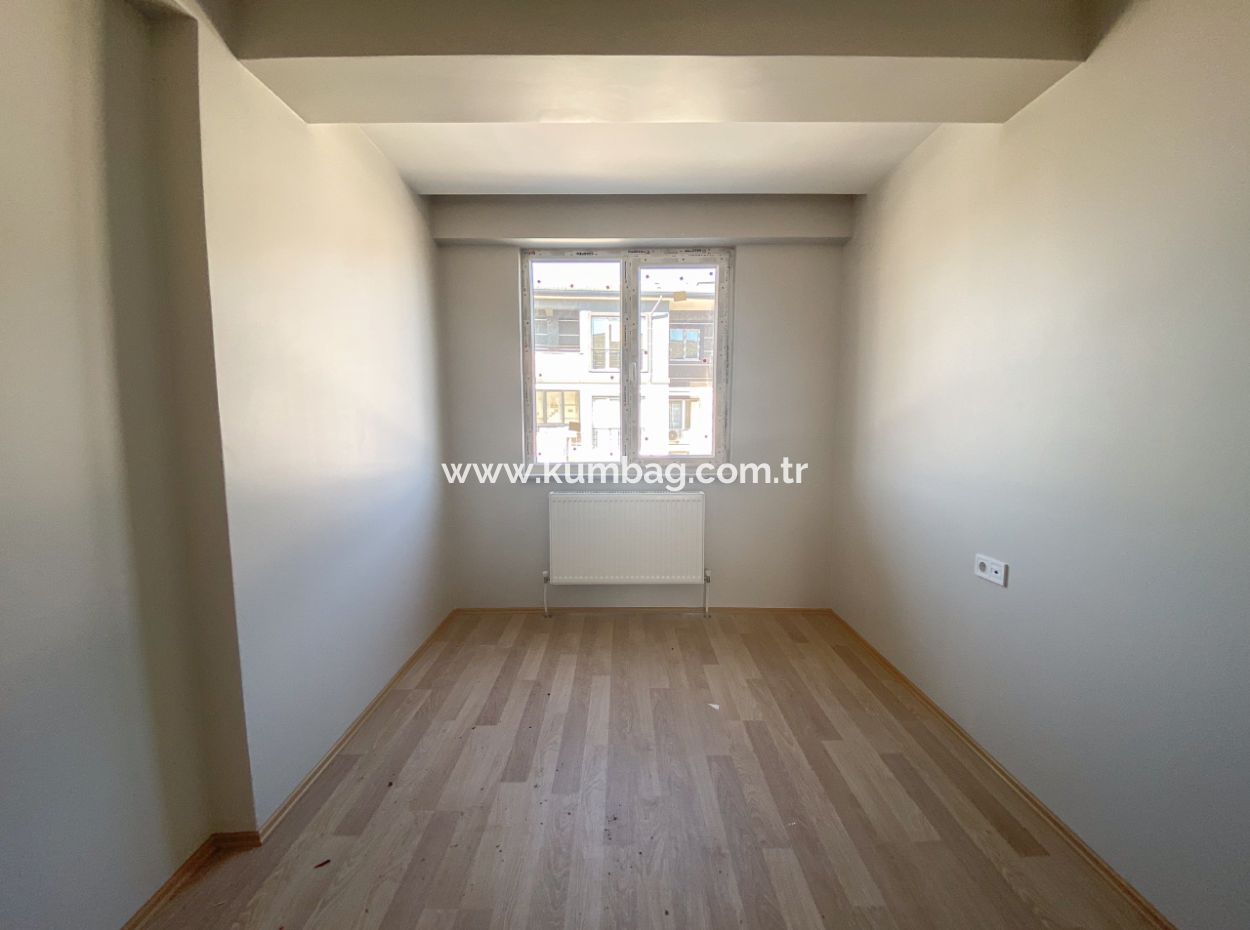 Kumbağ Havuzlu Sitede Denize Yakın Satılık Lüks 2+1 Daireler