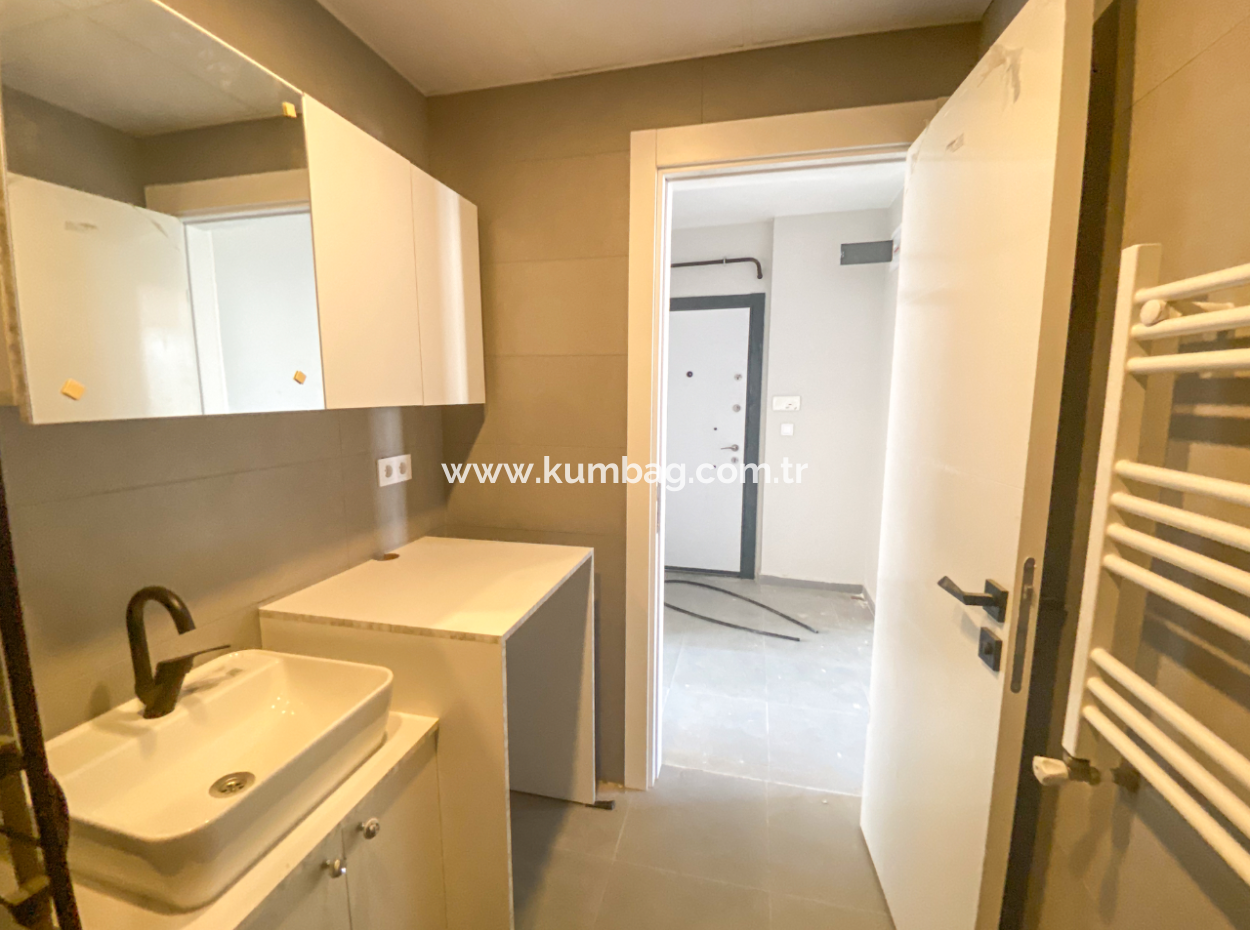 Kumbağ Havuzlu Sitede Denize Yakın Satılık Lüks 2+1 Daireler