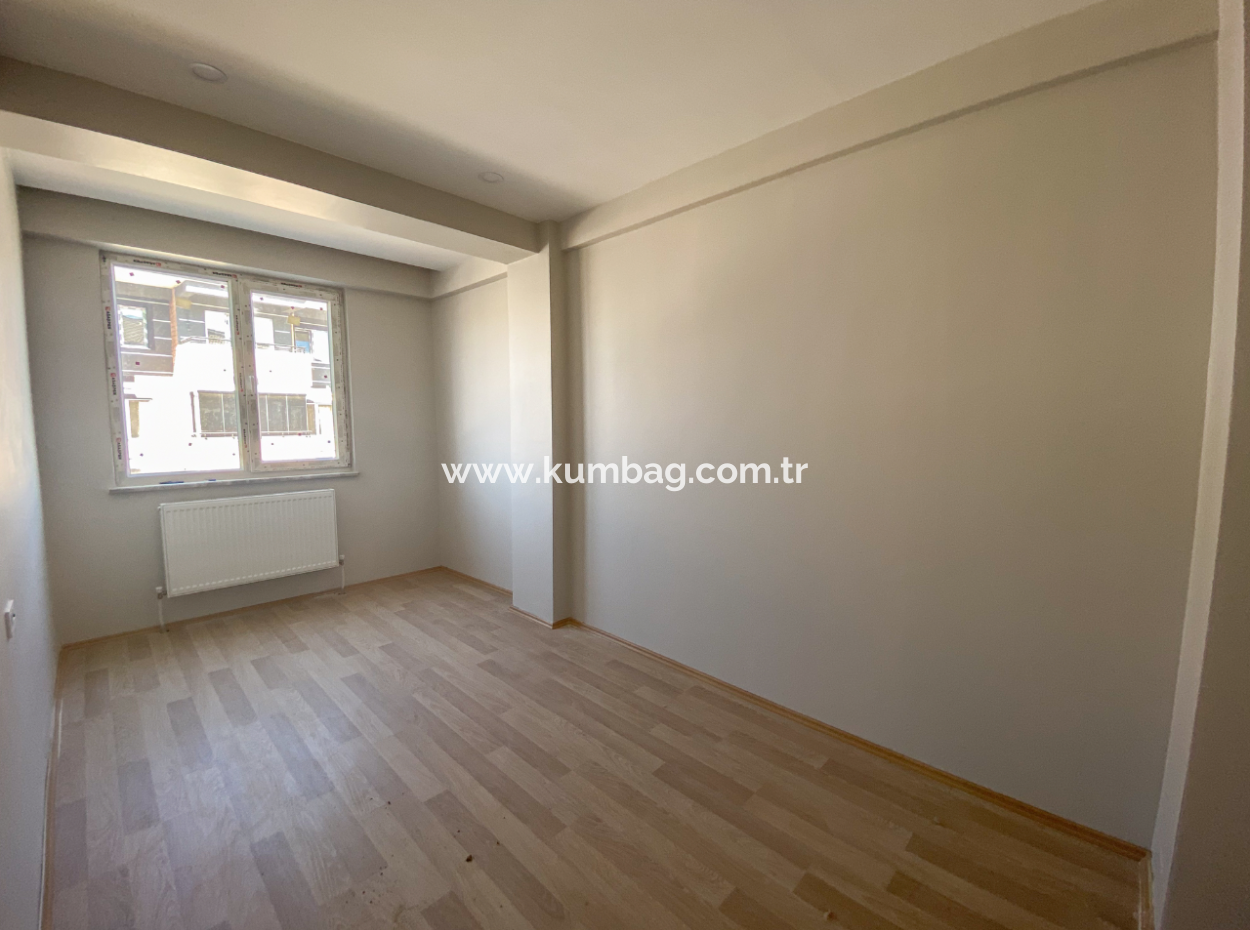 Kumbağ Havuzlu Sitede Denize Yakın Satılık Lüks 2+1 Daireler