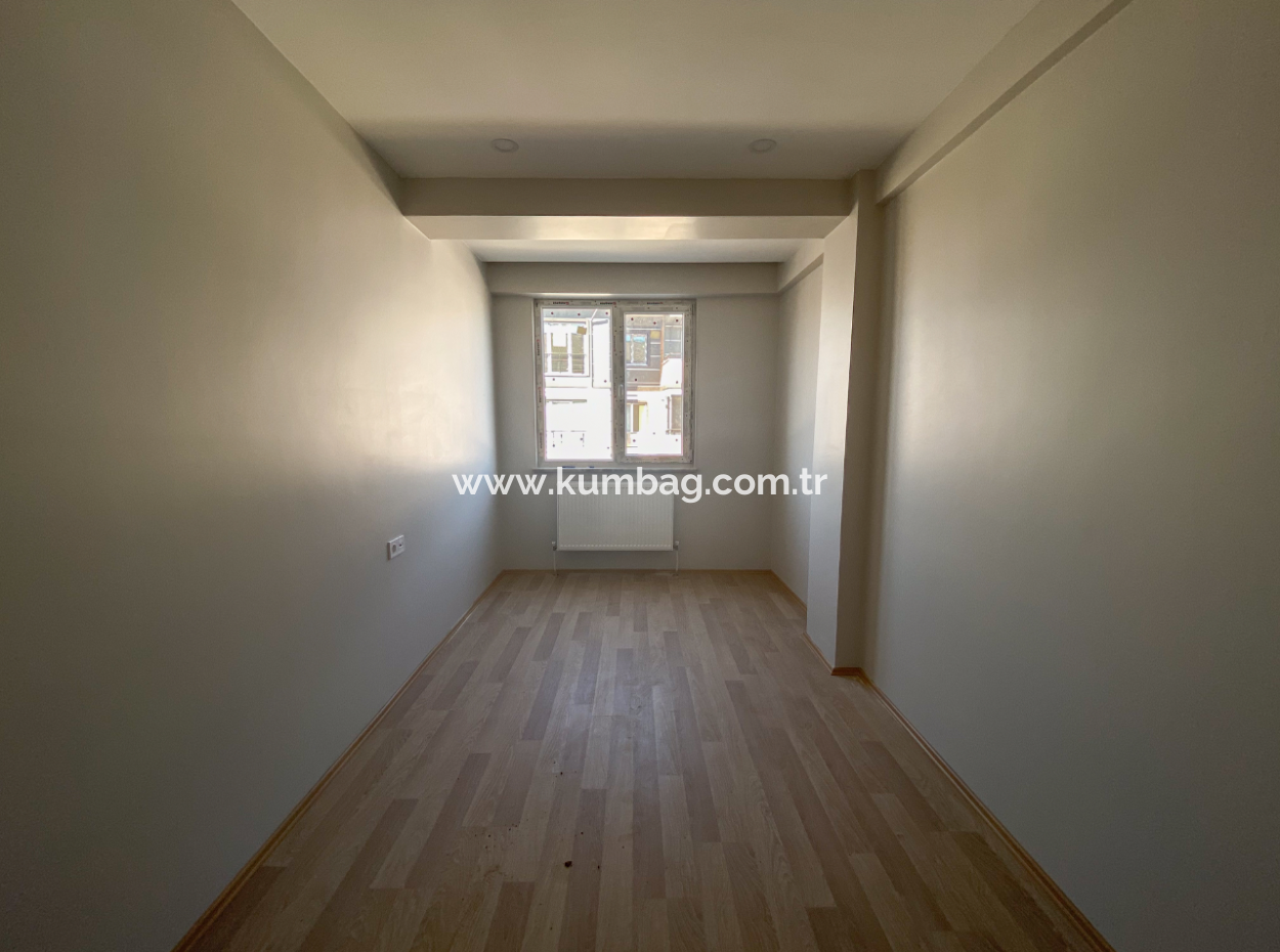 Kumbağ Havuzlu Sitede Denize Yakın Satılık Lüks 2+1 Daireler