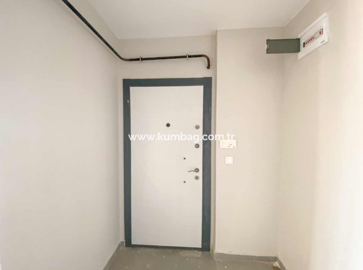 Kumbağ Havuzlu Sitede Denize Yakın Satılık Lüks 2+1 Daireler