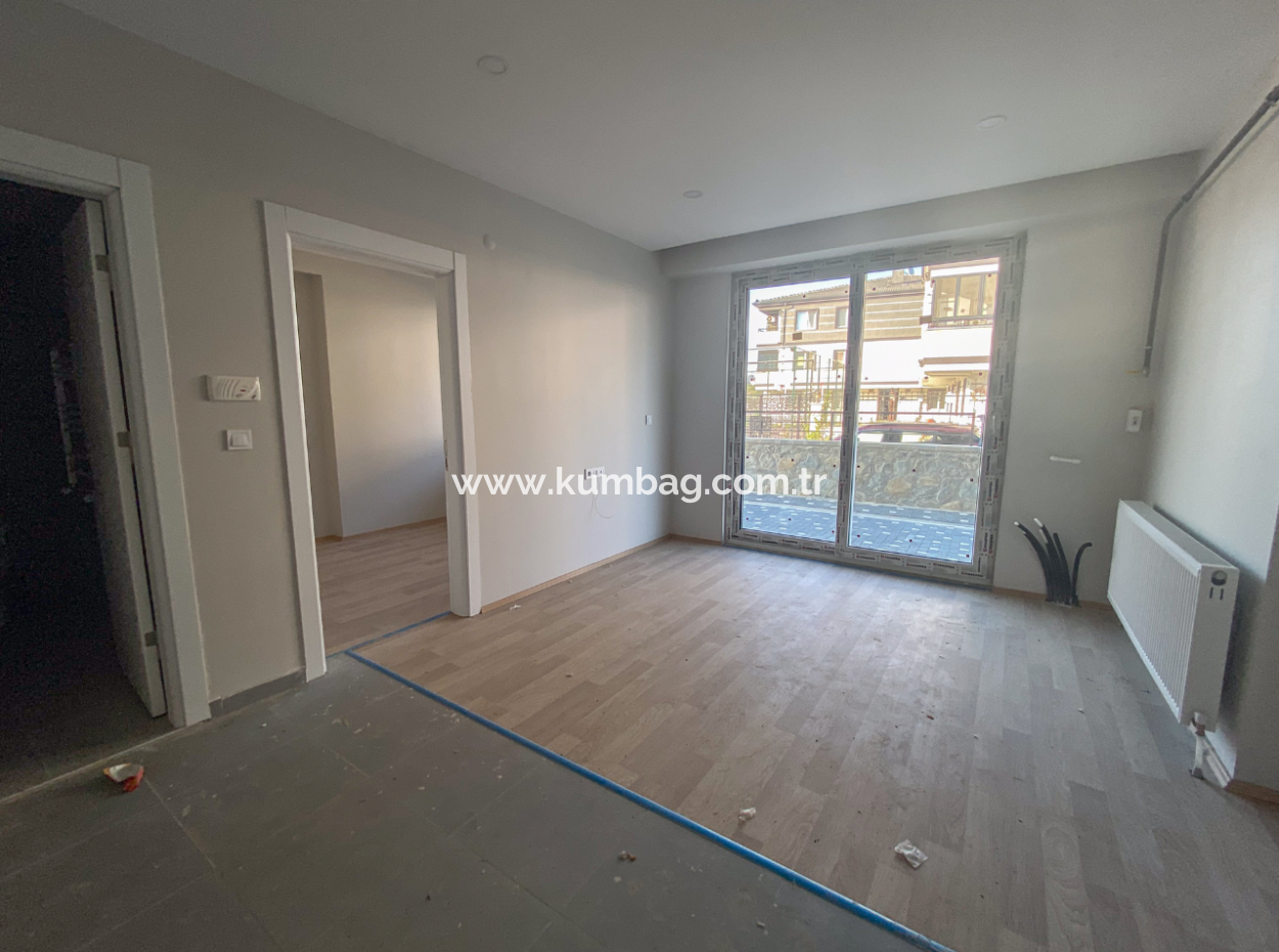 Kumbağ Havuzlu Sitede Denize Yakın Satılık Lüks 1+1 Daireler