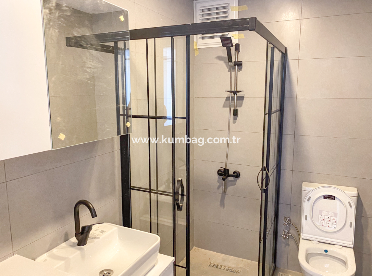 Kumbağ Havuzlu Sitede Denize Yakın Satılık Lüks 1+1 Daireler