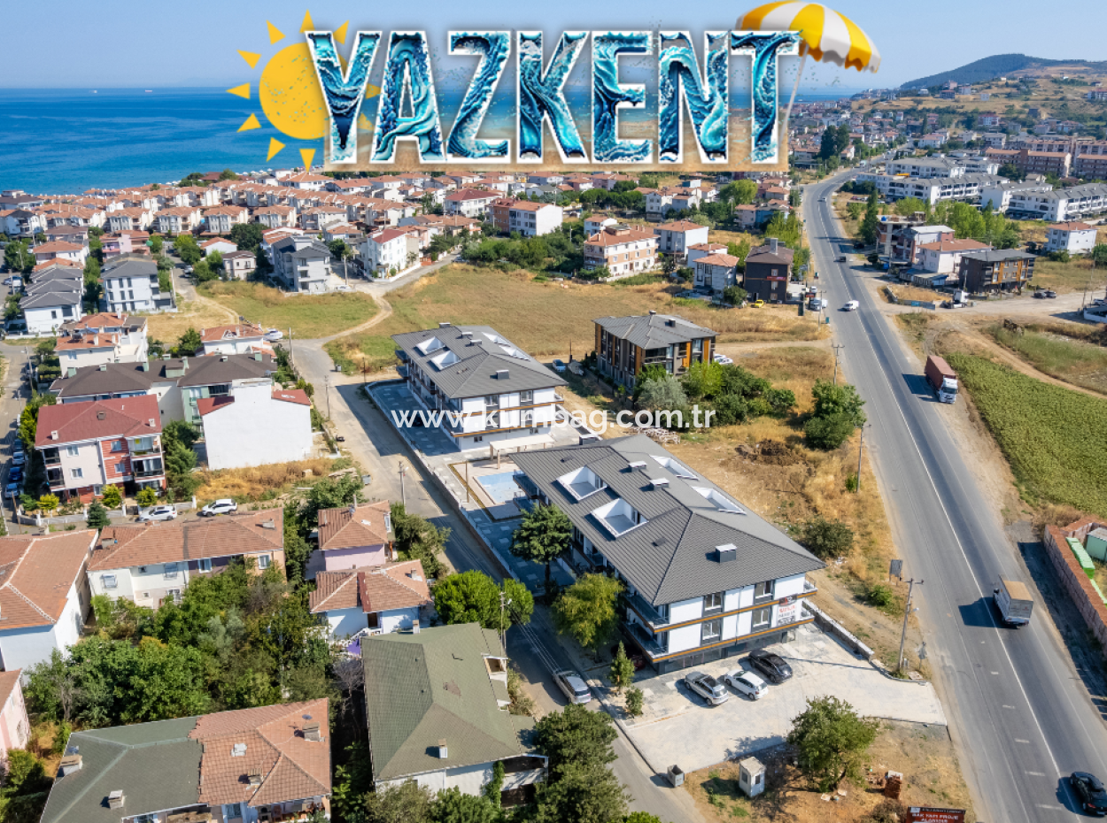 Kumbağ Deniz Tarafında Havuzlu Sitede Satılık Lüks 1+1 Daireler