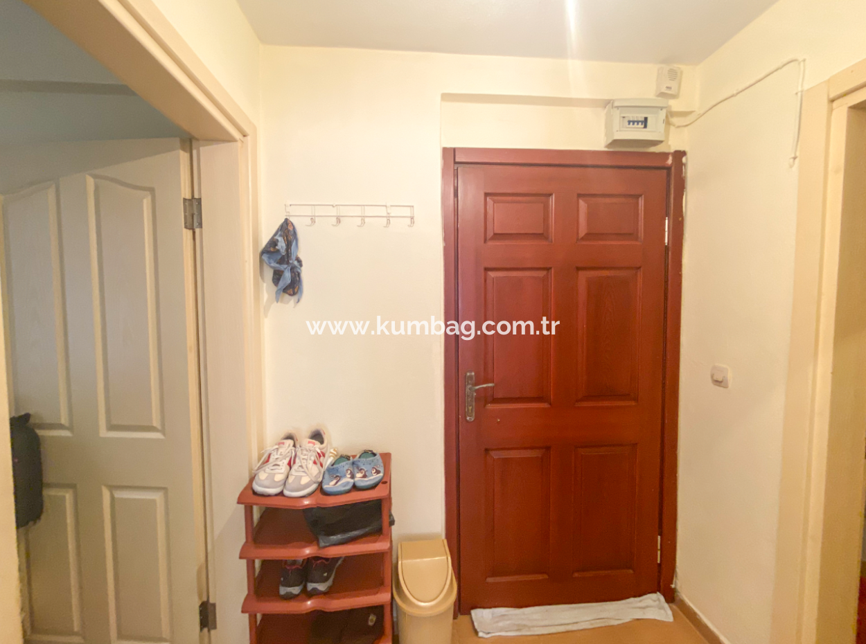 Kumbağ'da Merkezi Konumda Bahçeli Eşyalı Geniş 2+1 Satılık Daire