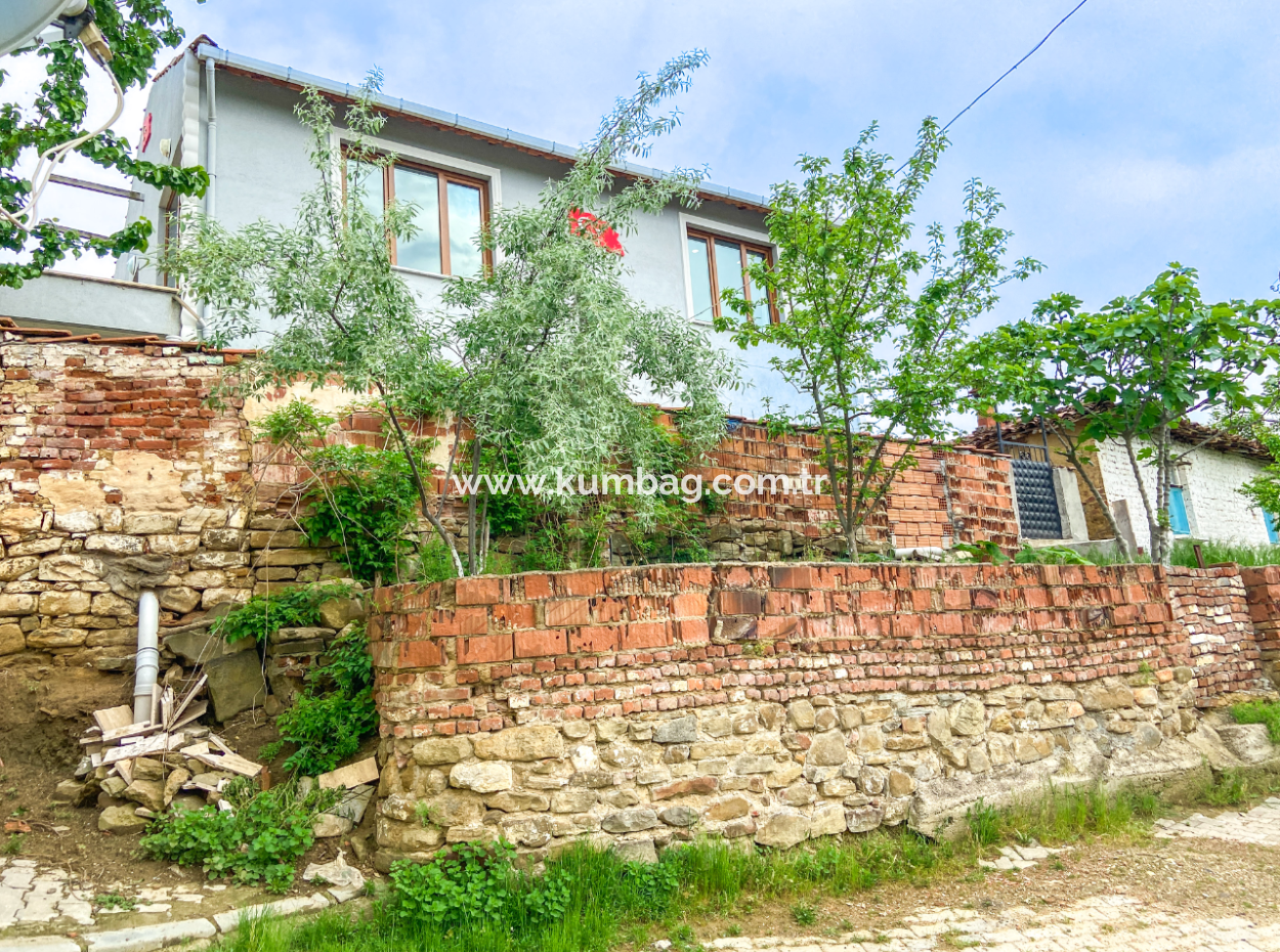 Tekirdağ Naipköy Mah. 4+1 Satılık Müstakil Köy Evi Ve Müştemilat