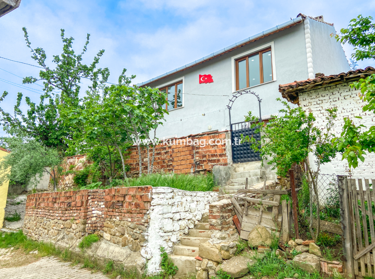 Tekirdağ Naipköy Mah. 4+1 Satılık Müstakil Köy Evi Ve Müştemilat