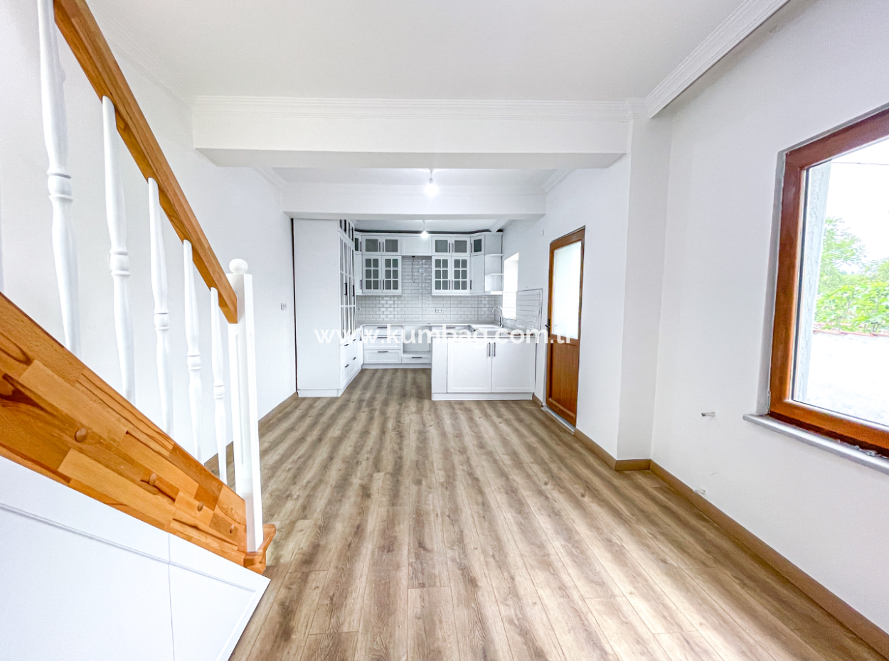 Tekirdağ Naipköy Mah. 4+1 Satılık Müstakil Köy Evi Ve Müştemilat