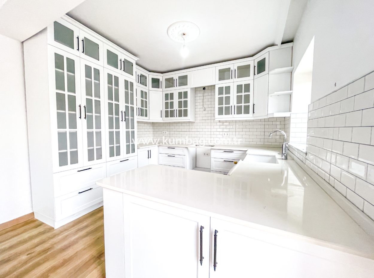 Tekirdağ Naipköy Mah. 4+1 Satılık Müstakil Köy Evi Ve Müştemilat