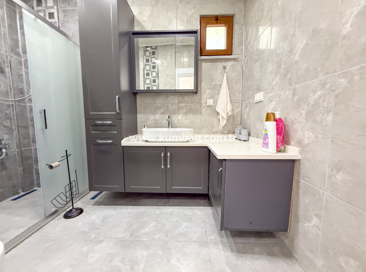 Tekirdağ Naipköy Mah. 4+1 Satılık Müstakil Köy Evi Ve Müştemilat