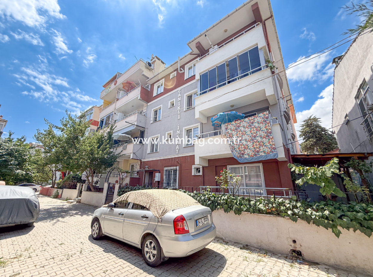 Kumbağ'da Pazar Sokağına Yakın Eşyalı Geniş 2+1 Satılık Daire