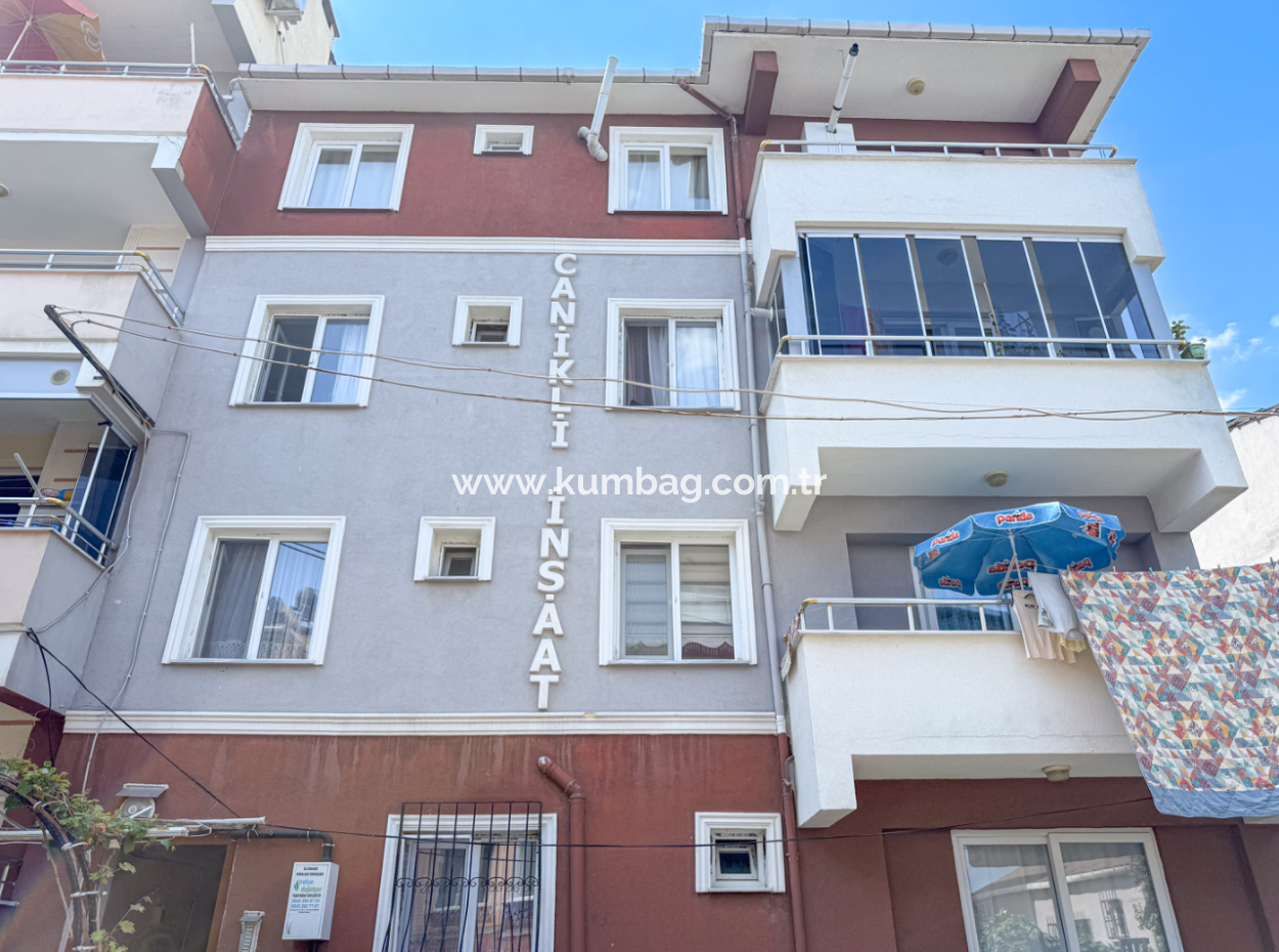 Kumbağ'da Pazar Sokağına Yakın Eşyalı Geniş 2+1 Satılık Daire