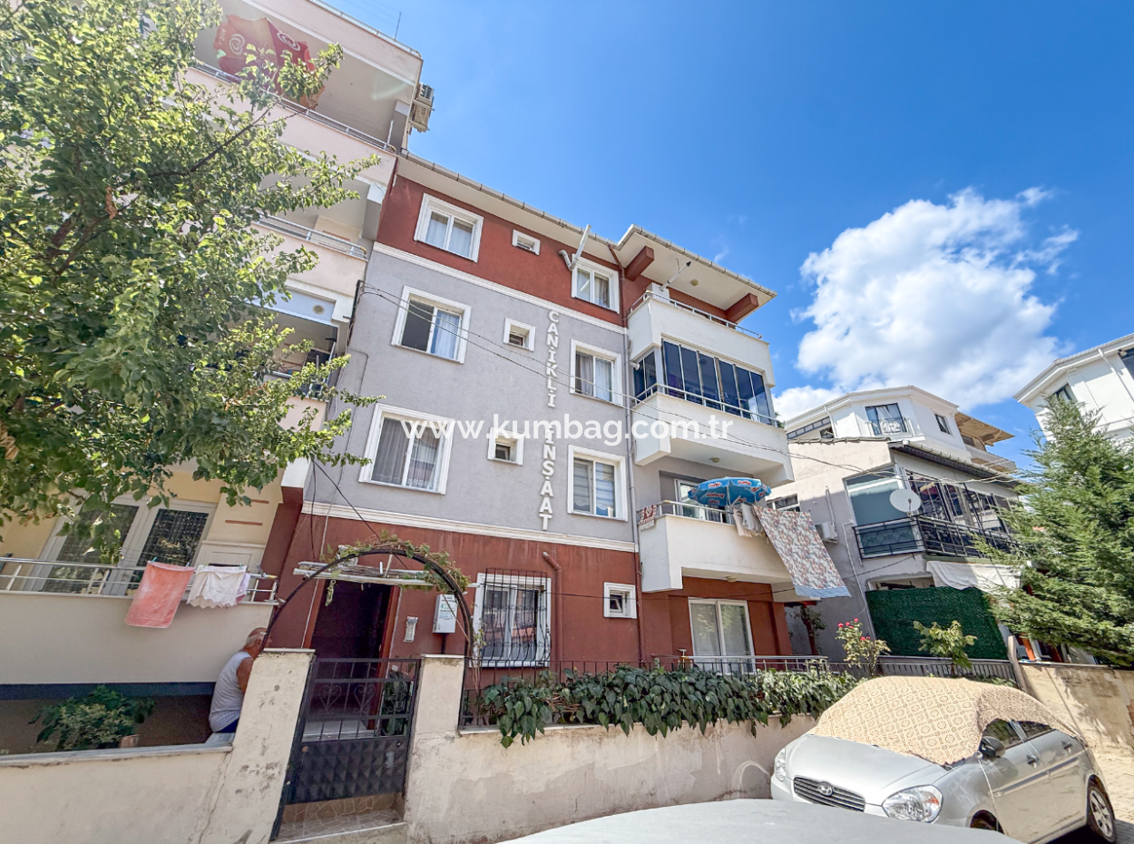 Kumbağ'da Pazar Sokağına Yakın Eşyalı Geniş 2+1 Satılık Daire