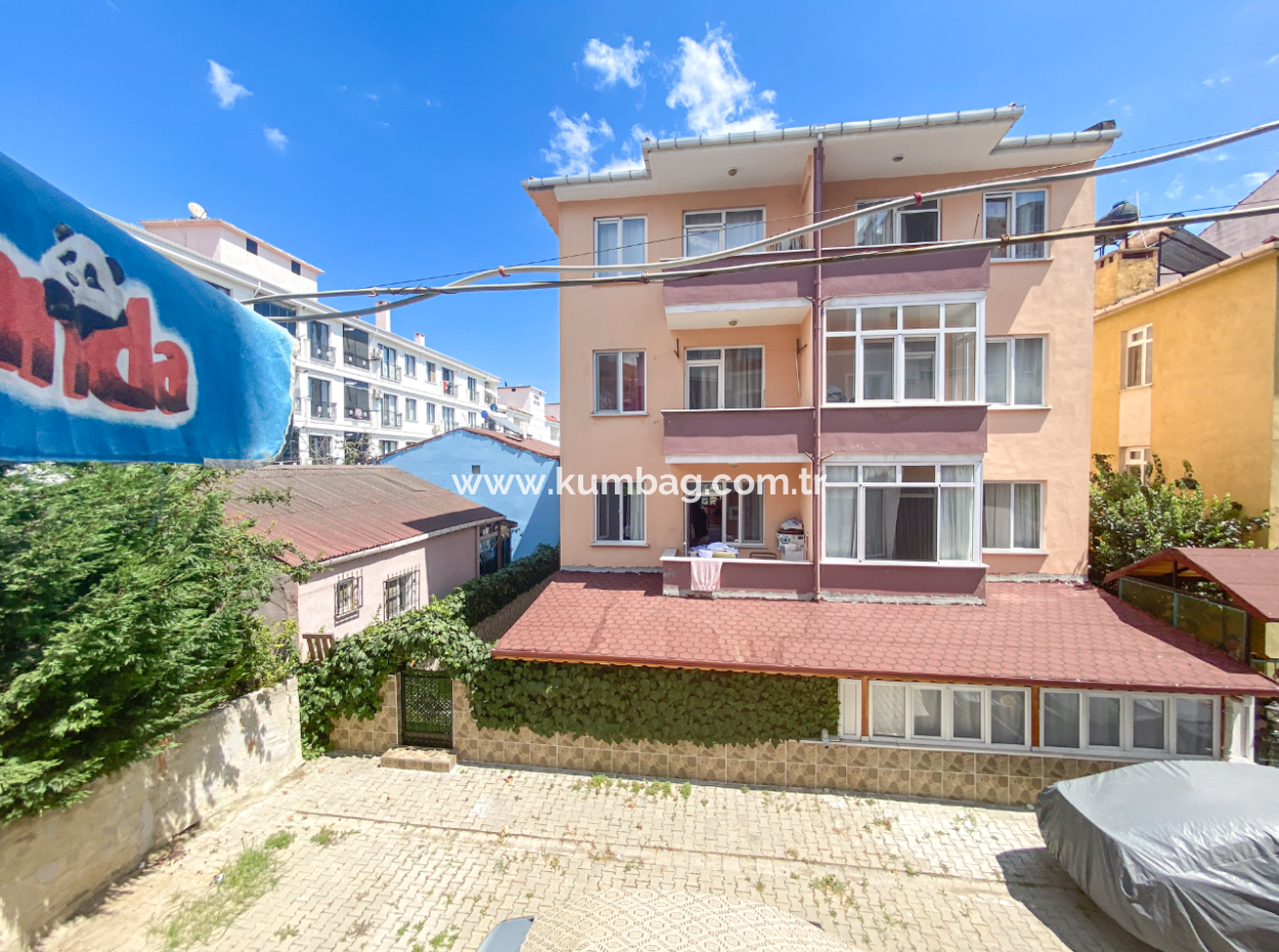 Kumbağ'da Pazar Sokağına Yakın Eşyalı Geniş 2+1 Satılık Daire