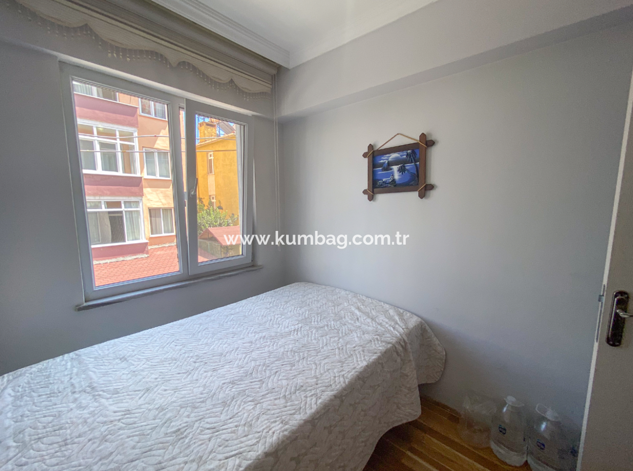 Kumbağ'da Pazar Sokağına Yakın Eşyalı Geniş 2+1 Satılık Daire