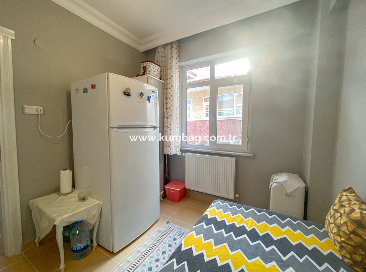 Kumbağ Merkezi Konumda Geniş Balkonlu Eşyalı 2+1 Satılık Daire