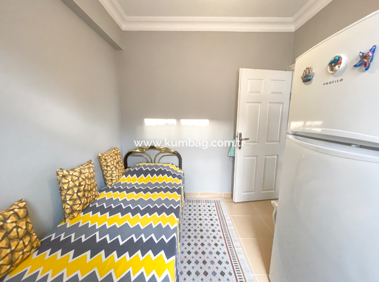 Kumbağ Merkezi Konumda Geniş Balkonlu Eşyalı 2+1 Satılık Daire