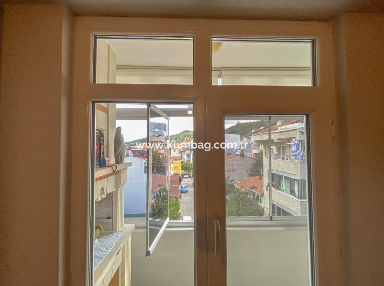 Kumbağ Merkezi Konumda Geniş Balkonlu Eşyalı 2+1 Satılık Daire