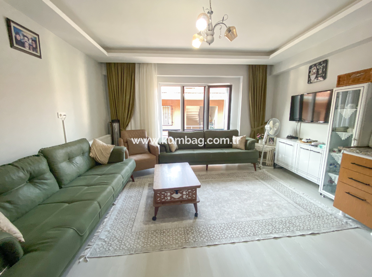 Kumbağ Pazar Sokağına Yakın Yeni Binada Satılık Geniş 2+1 Daire