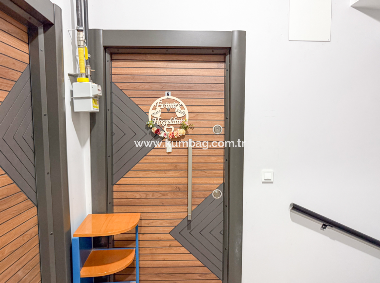 Kumbağ Pazar Sokağına Yakın Geniş Eşyalı 2+1 Kiralık Daire