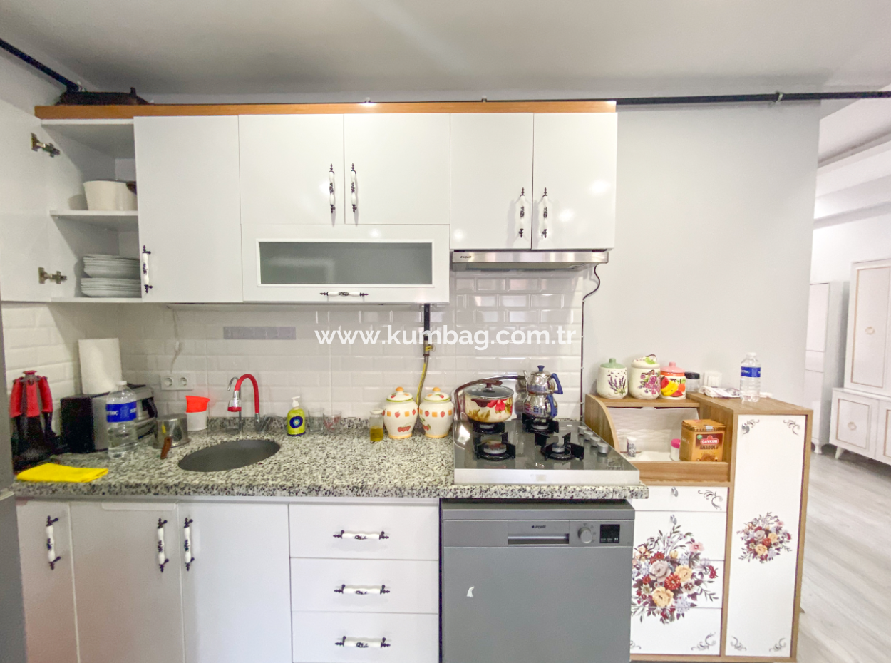 Kumbağ Pazar Sokağına Yakın Geniş Eşyalı 2+1 Kiralık Daire