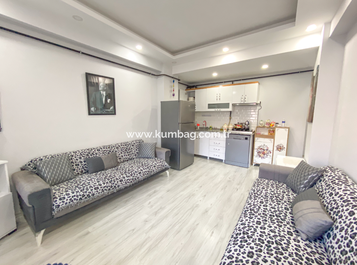 Kumbağ Pazar Sokağına Yakın Geniş Eşyalı 2+1 Kiralık Daire