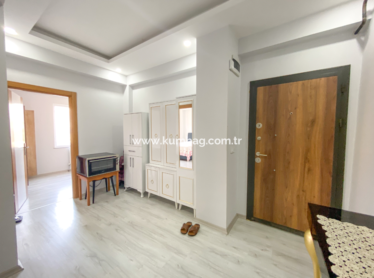 Kumbağ Pazar Sokağına Yakın Geniş Eşyalı 2+1 Kiralık Daire