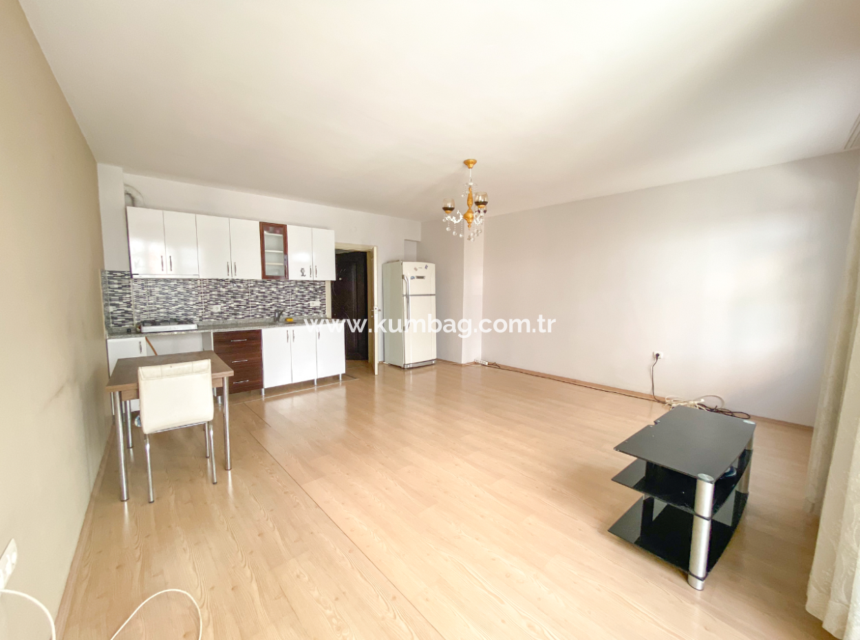 Kumbağ Pazar Sokağına Yakın Geniş 2+1 Kiralık Daire