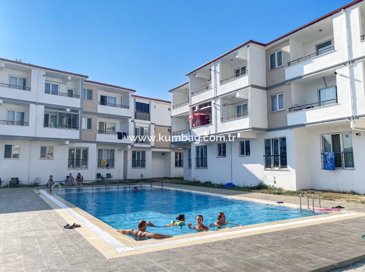 Kumbağ'da Havuzlu Site İçerisinde Eşyalı Kiralık 1+1 Daire