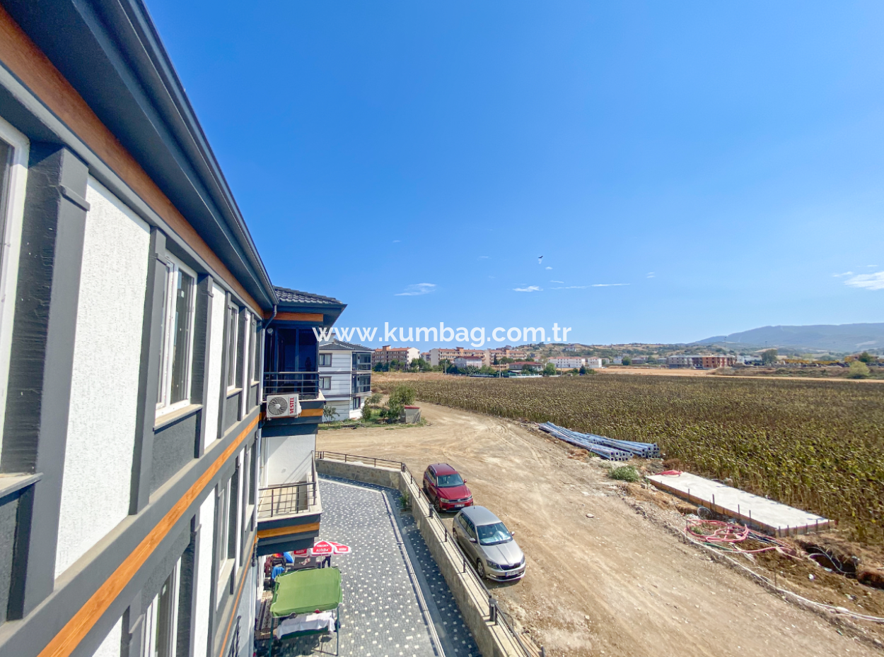 Kumbağ Havuzlu Sitede Denize Yakın Satılık Lüks 1+1 Daireler