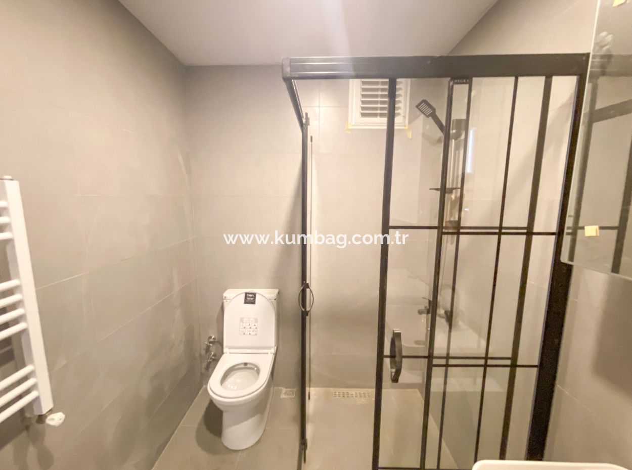 Kumbağ Havuzlu Sitede Denize Yakın Satılık Lüks 1+1 Daireler