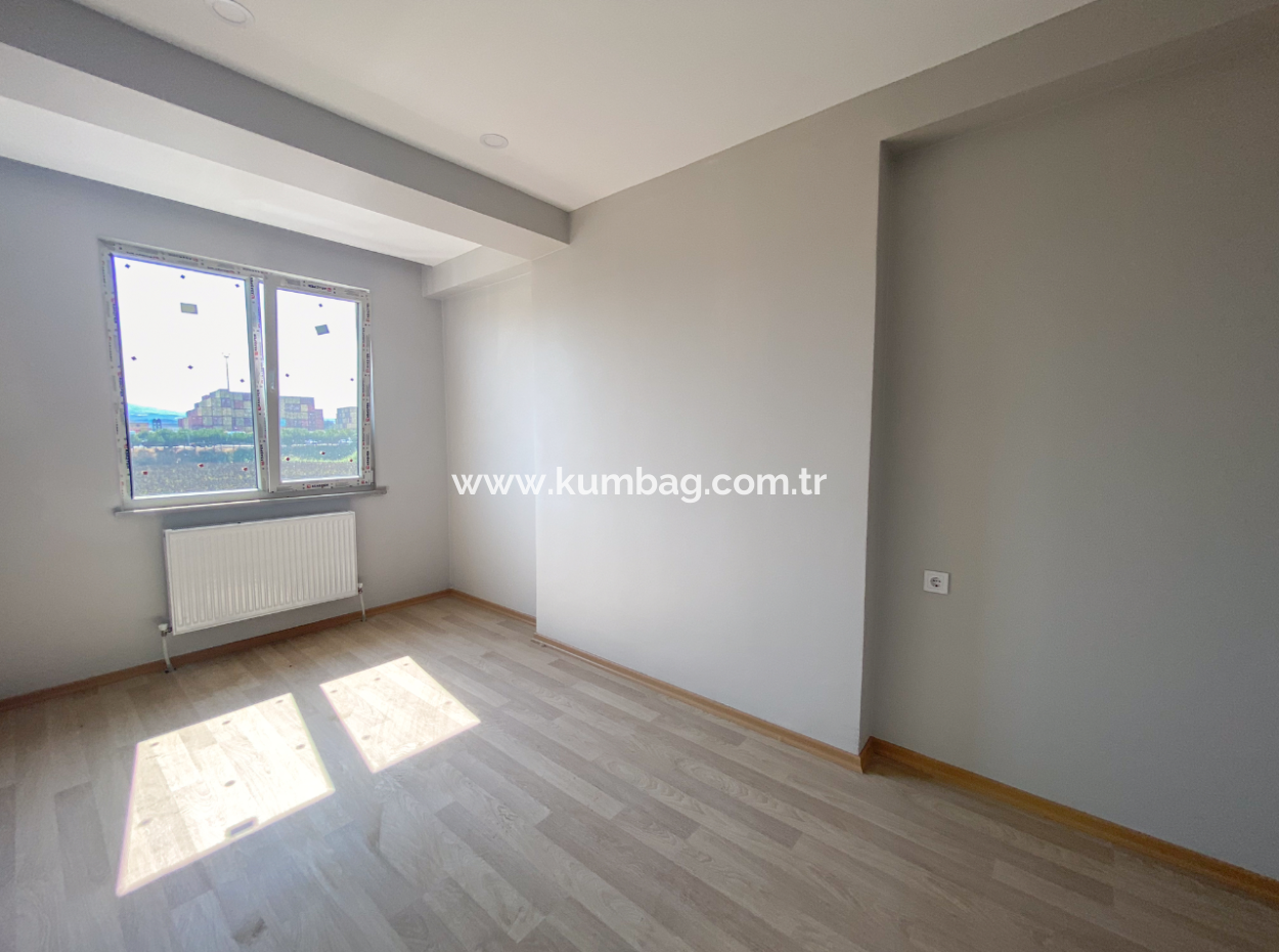 Kumbağ Havuzlu Sitede Denize Yakın Satılık Lüks 1+1 Daireler