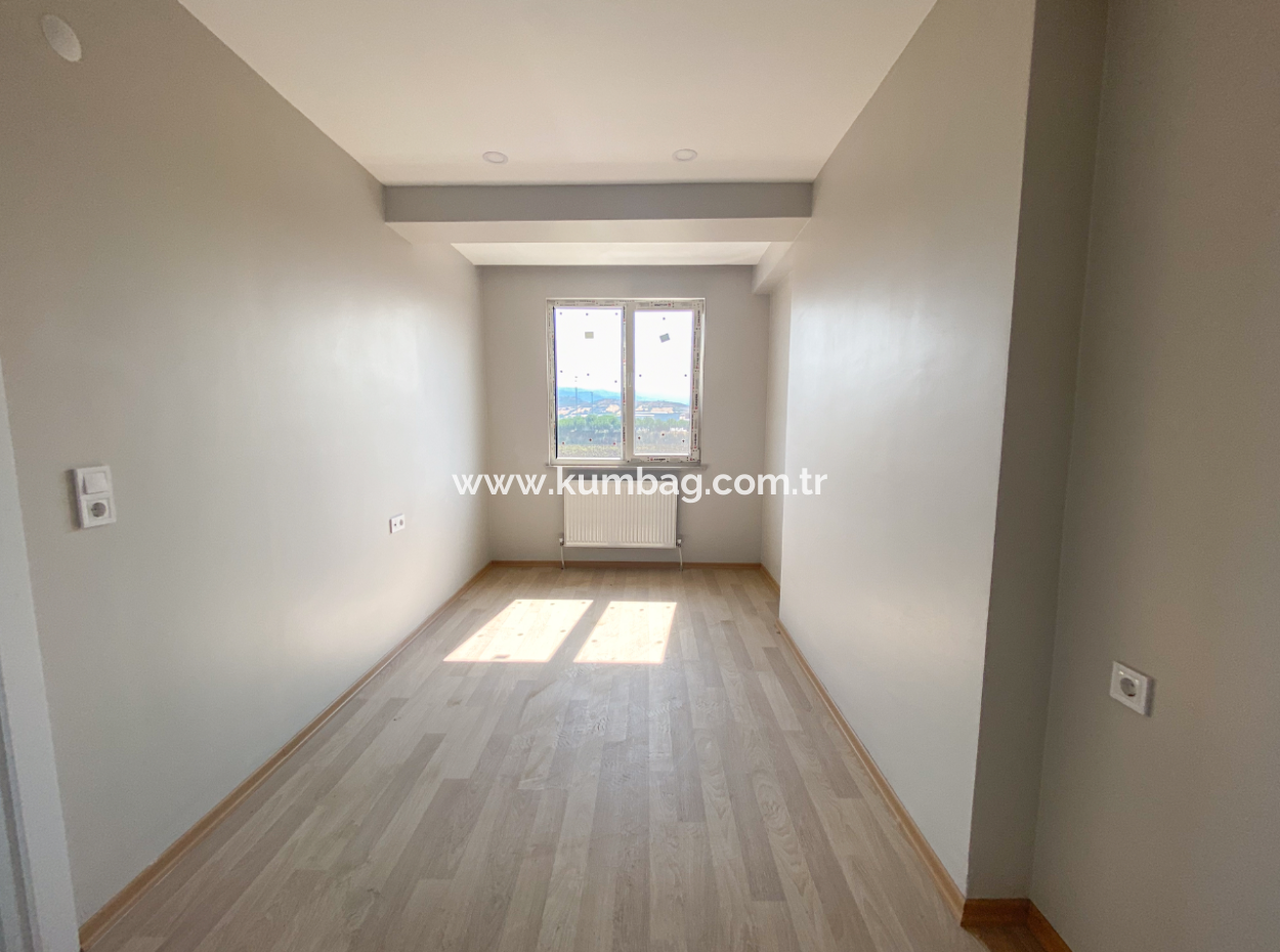 Kumbağ Havuzlu Sitede Denize Yakın Satılık Lüks 1+1 Daireler