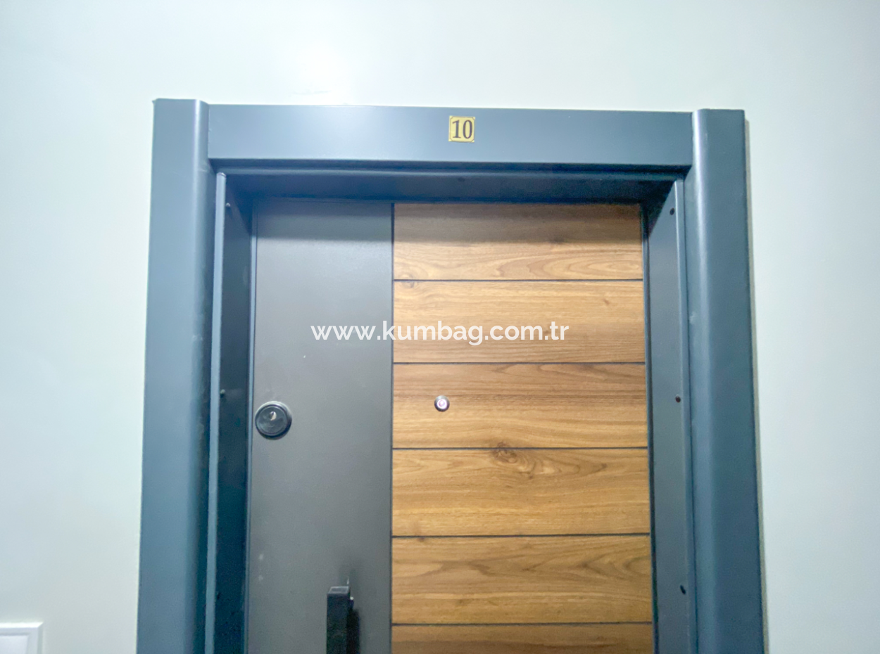 Kumbağ Havuzlu Sitede Denize Yakın Satılık Lüks 1+1 Daireler