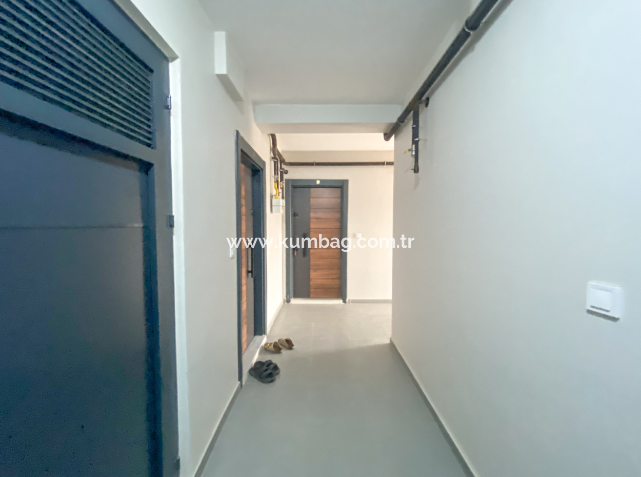 Kumbağ Havuzlu Sitede Denize Yakın Satılık Lüks 1+1 Daireler