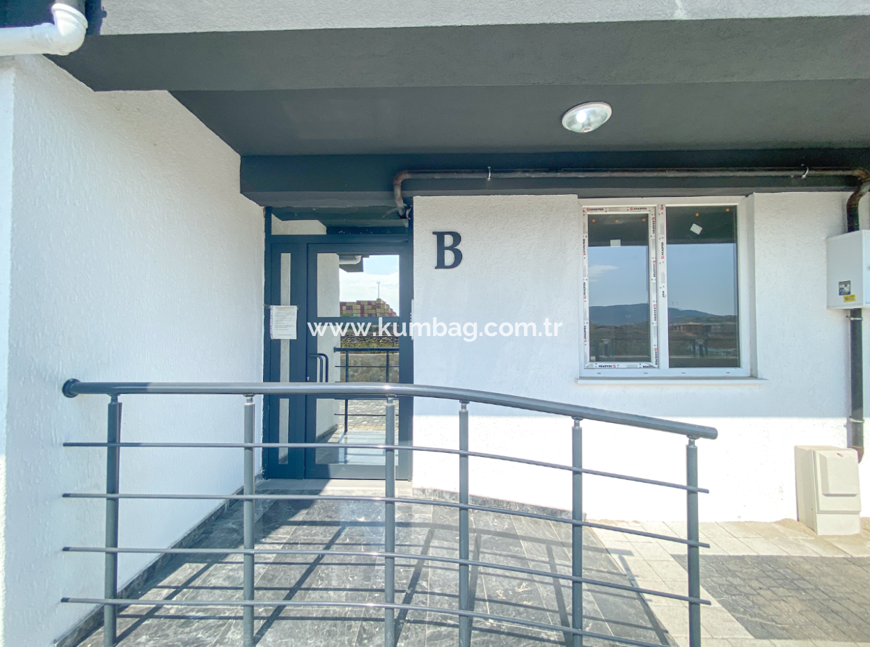 Kumbağ Havuzlu Sitede Denize Yakın Satılık Lüks 1+1 Daireler