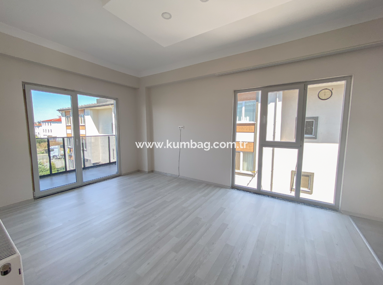 Kumbağ Havuzlu Sitede Denize Yakın Kiralık 2+1 Sıfır Daireler