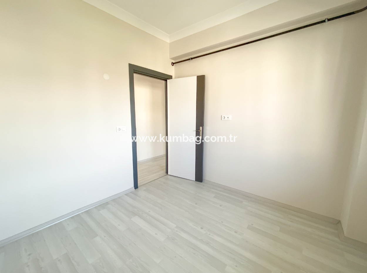 Kumbağ Havuzlu Sitede Denize Yakın Kiralık 2+1 Sıfır Daireler