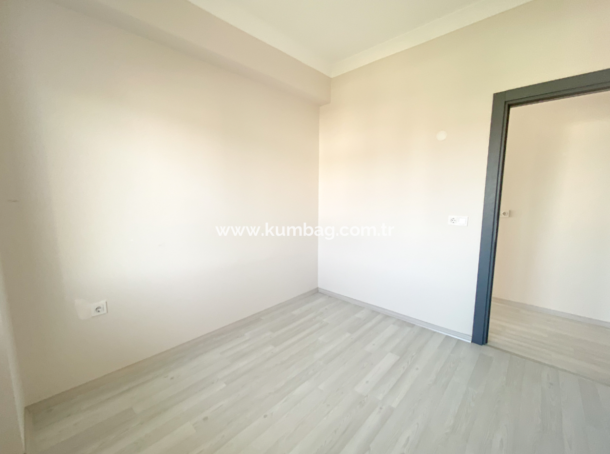 Kumbağ Havuzlu Sitede Denize Yakın Kiralık 2+1 Sıfır Daireler