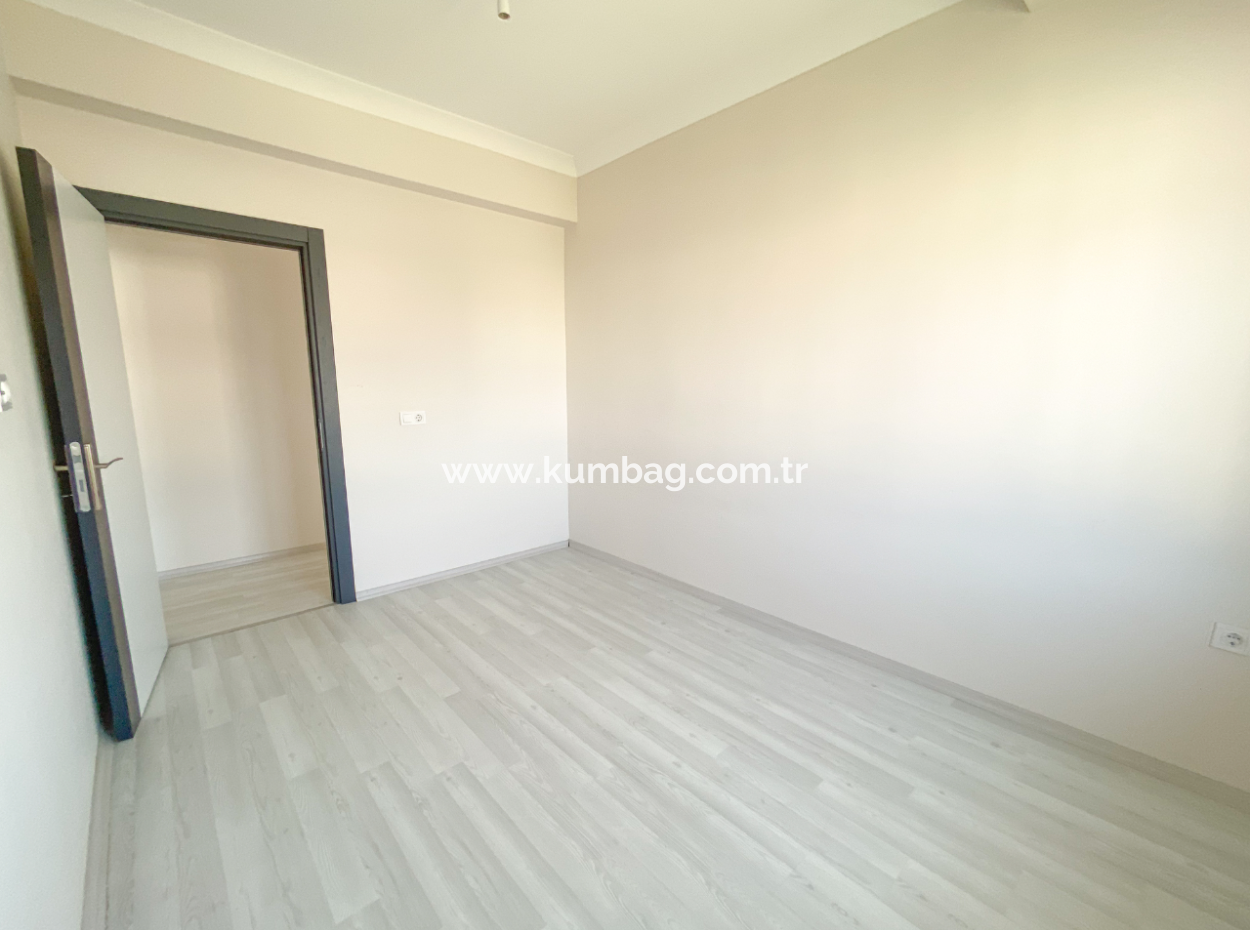 Kumbağ Havuzlu Sitede Denize Yakın Kiralık 2+1 Sıfır Daireler