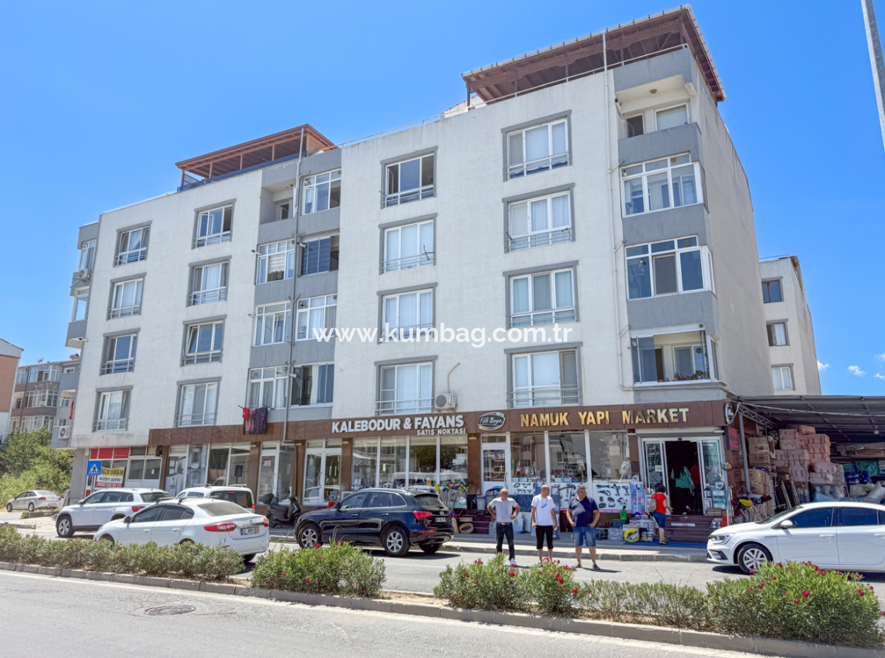 Altınova'da Cadde Üstünde Geniş 3+1 Kiralık Daire