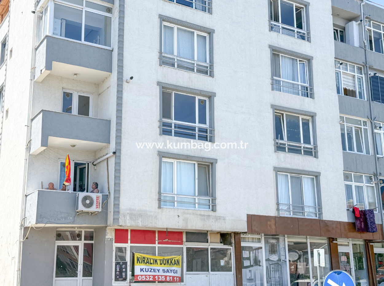 Altınova'da Cadde Üstünde Geniş 3+1 Kiralık Daire